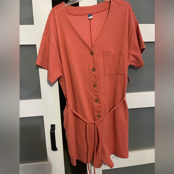 Romper…Old Navy Cross Hatch short sleeve romper! - Picture 2 of 6